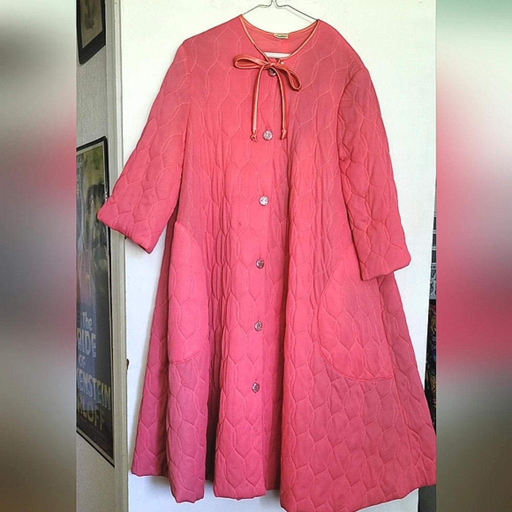 Gorgeous Pink 60s Vintage Neusteters Housecoat with Pink Sparkle Buttons